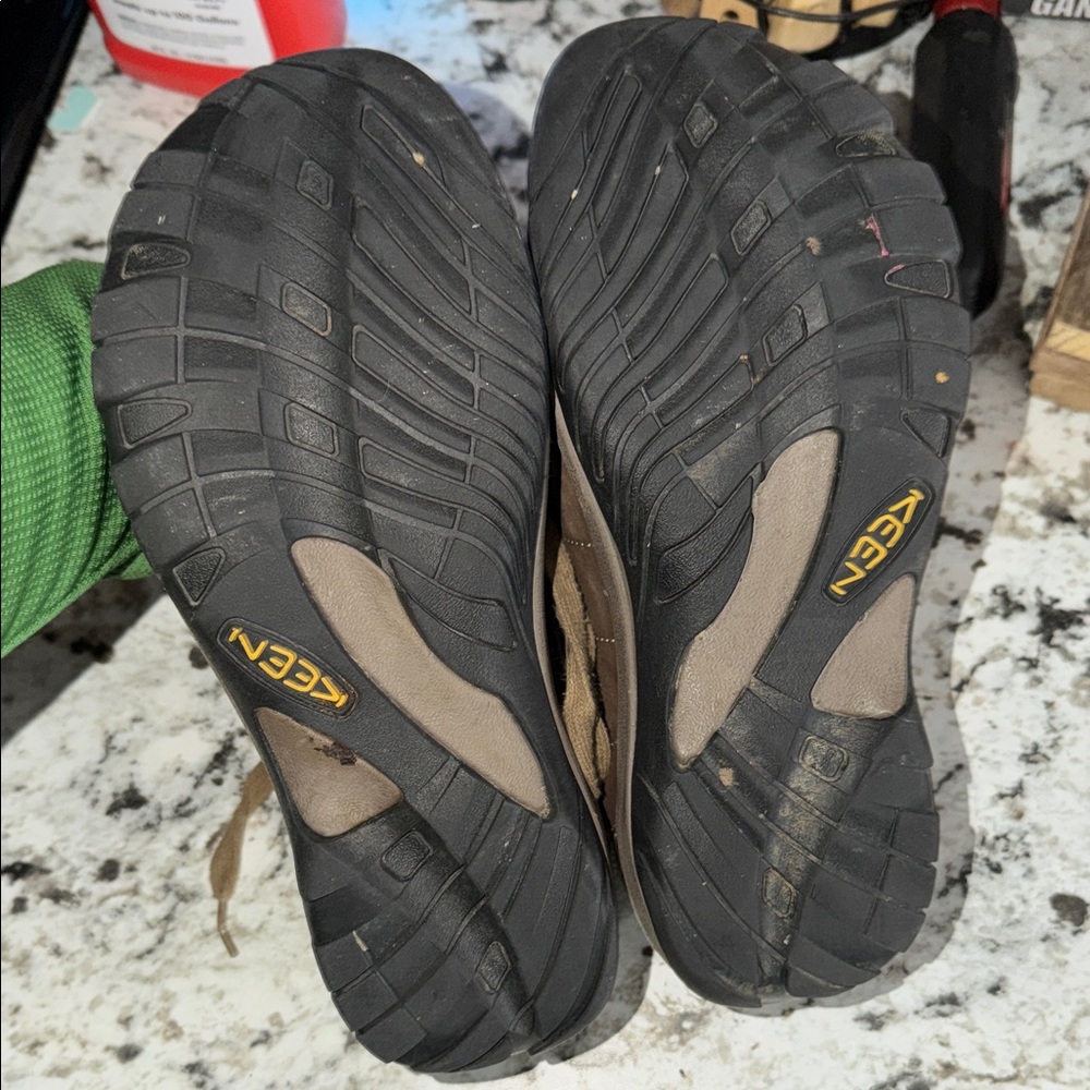 Keen women’s size 8 - Picture 7 of 7